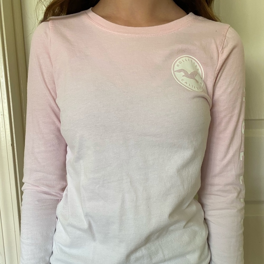 Hollister Graphic Tee